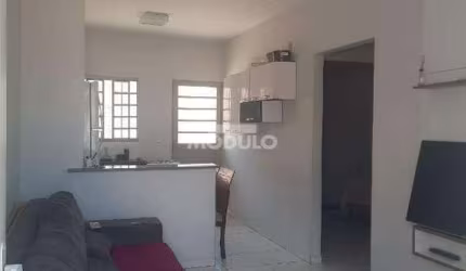Casa a venda JARDIM HOLANDA com 2 quartos, terreno 250 mts