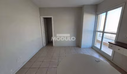 Apartamento residencial para locação no Centro da cidade com 1 suíte
