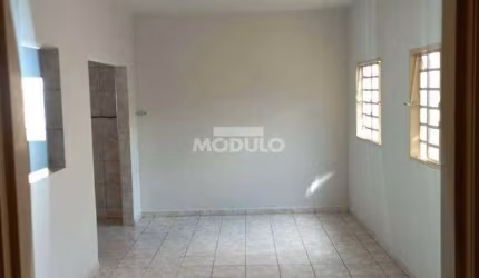 CASA RESIDENCIAL à venda, 3 quartos, 1 suíte, 3 vagas, LAGOINHA - Uberlândia/MG