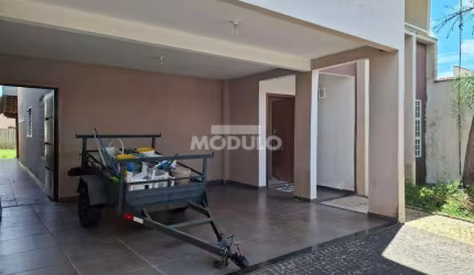 Casa residencial para locação bairro Jardim das Palmeiras com 4 quartos