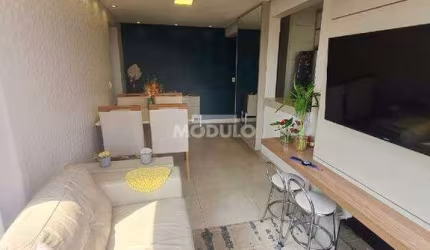 APARTAMENTO à venda, 2 quartos, 1 suíte, 1 vaga, BOSQUE DOS BURITIS - Uberlândia/MG