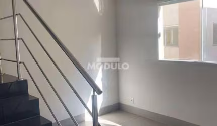 Casa Estilo Sobrado ,Bairro Marrtins 3 Quartos com Suite, Imovel de Oportunidade