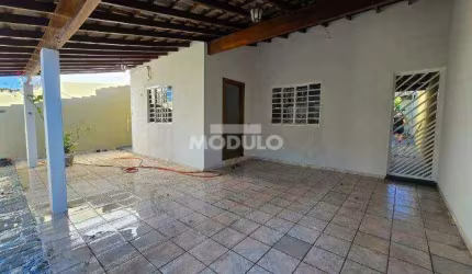 Casa residencial para locação, bairro Cidade Jardim com 3 quartos