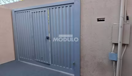 Casa residencial para locação bairro Jardim Ipanema com 2 quartos