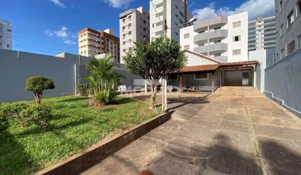 Casa residencial para locação, bairro Saraiva com 3 quartos