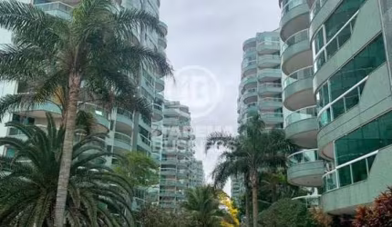 Apartamento 04 suÍtes em condomÍnio alto padrÃo, Meia Praia, Itapema - SC