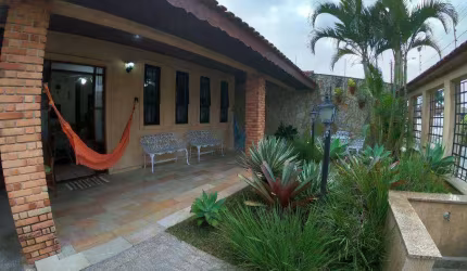 Casa com 7 dormitórios à venda, 343 m² por R$ 999.900,00 - Vila Anhanguera - Mongaguá/SP