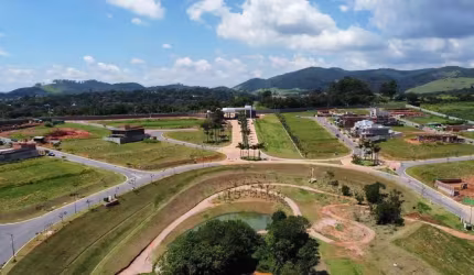 Terreno à venda na Avenida Doutor Adilson Rodrigues, S/N, Jardim das Samambaias, Jundiaí por R$ 774.000