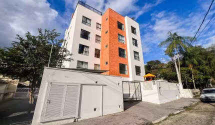 Apartamento Semimobiliado com 2 Dormitórios na Velha!