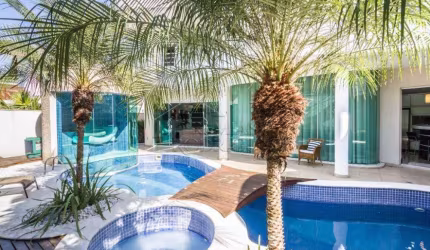 Casa com 3 dormitórios, 414 m², à venda por R$ 3.800.000- Campos do Conde III - Tremembé/SP