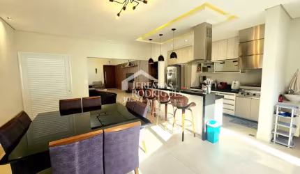 Casa com 3 quartos, 252 m² - Condomínio Ouro Ville - Taubaté/SP
