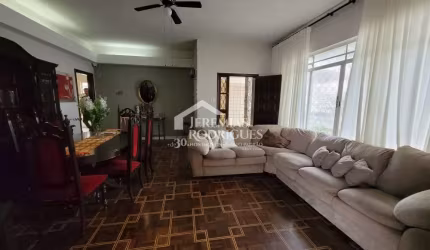 Casa com 3 quartos, 260 m², venda por R$ 1.050.000- Jardim Maria Augusta - Taubaté/SP