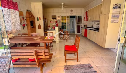 Casa com 2 quartos, 240 m² - Condomínio Real Ville - Pindamonhangaba/SP