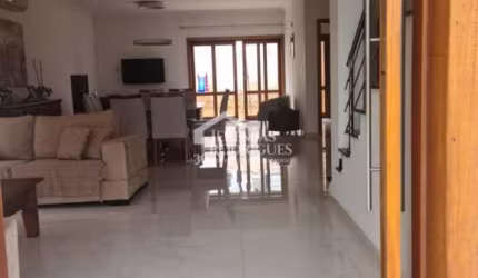 Sobrado com 4 suítes no Condomínio Real Ville