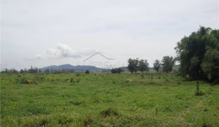 Área rural à venda com 123.247 m² no bairro Jardim Regina em Pindamonhangaba/SP.
