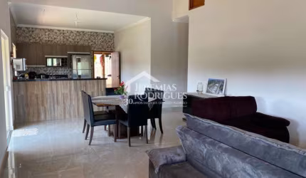 Chácara com 3 quartos, 220 m² - Barreiro - Taubaté/SP