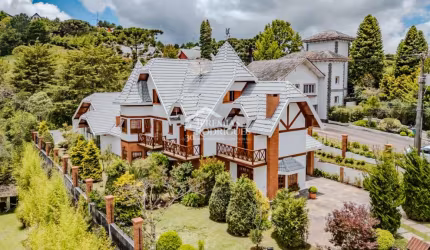 Casa com 6 dormitórios, 838 m², à venda por R$ 4.990.000- Condomínio Aldeia Austríaca - Campos do Jordão/SP