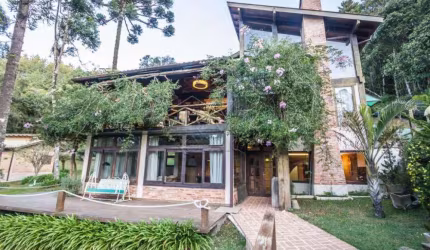 Casa com 3 quartos, 630 m², à venda por R$ 6.500.000- Condomínio Pedra de Fogo - Campos do Jordão/SP