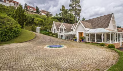 Casa Padrão em Campos do Jordão