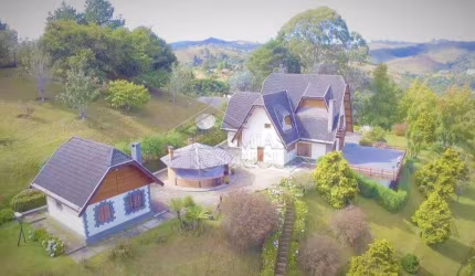 Casa Padrão em Campos do Jordão