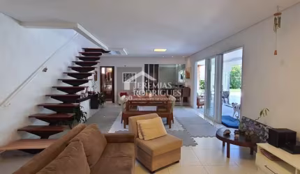 Casa com 3 suítes para venda no Condomínio Campos Do Conde II Versailles em Tremembé/SP