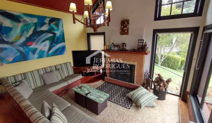 Casa com 4 dormitórios, 281 m² - Condomínio Jardim Véu da Noiva - Campos do Jordão/SP