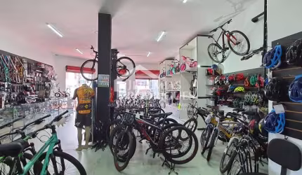 Imóvel Comercial de esquina com renda de aluguel.