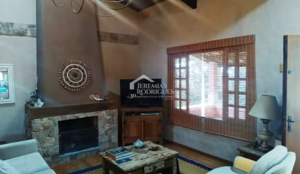 Oportunidade! Casa com 3 dormitórios, 294m² - Condomínio Chácaras Cataguá - Taubaté/SP