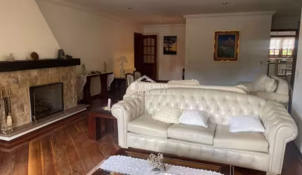 Apartamento com 3 dormitórios, 186 m² -  Condomínio Nouvelle Ville - Campos do Jordão/SP