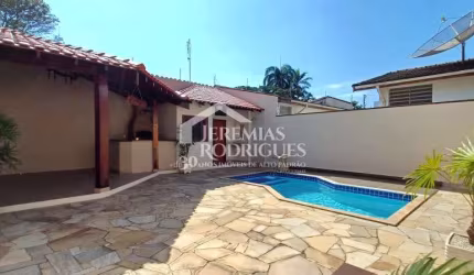 Casa com 3 dormitórios, 175 m² - São Benedito - Pindamonhangaba/SP