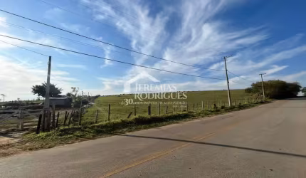 Terreno com 73.785 m² - bairro Borba - Pindamonhangaba/SP.