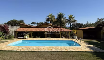 Chácara com 290 m² - bairro Lago Azul - Pindamonhangaba/SP.