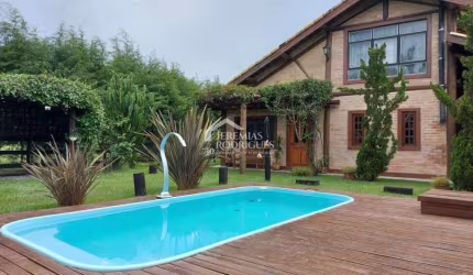 Chácara com 4 dormitórios, 268 m² - Mandú - Pindamonhangaba/SP.