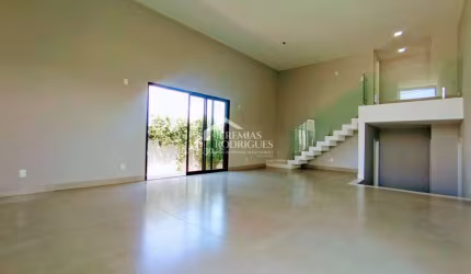 Casa assobradada à venda com 3 suítes no Condomínio Cyrela Landscape em Taubaté/SP.