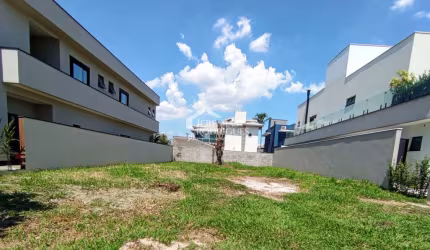 Terreno à venda com 493 m² no Condomínio Terras de San Marco em Taubaté/SP.