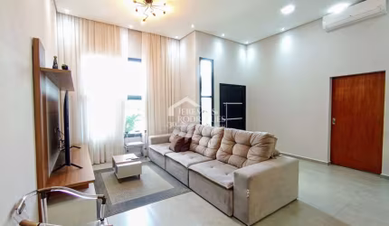 Casa à venda com 3 dormitórios no Condomínio Morada do Visconde em Tremembé/SP.