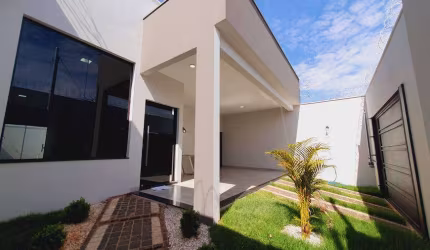 Casa para venda possui 150 metros quadrados com 3 quartos em Santa Rosa - Uberlândia - MG
