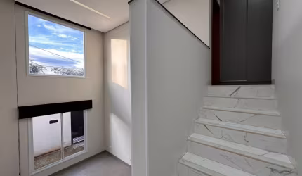 Sobrado com 3 Quartos à venda, 127m² - Jardim Karaíba