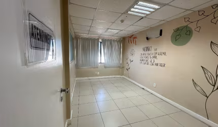 Vendo sala comercial de 333m² no Caminho das Árvores – Ideal para clínicas e escritórios!