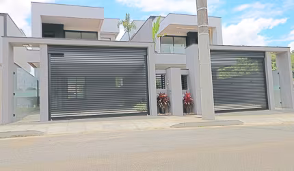 Sobrado Duplex com Piscina à Venda – Alto Padrão em Jaraguá do Sul/SC – Exclusividade!