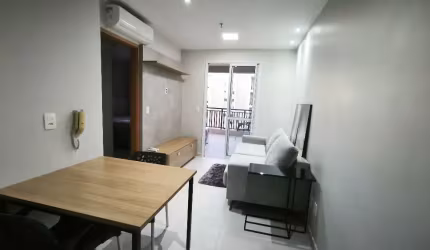 Este apartamento reformado e Mobiliado de 1 quarto em Taguatinga