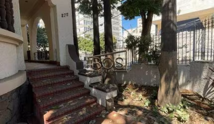 VENDA CASA PRÓXIMO A PRAÇA DA LIBERDADE - 04 QUARTOS 212,00 M2 - BAIRRO: FUNCIONÁRIOS