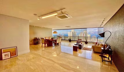 Luxuoso apartamento no mansão Bahiano de tênis com 3 suítes reformado