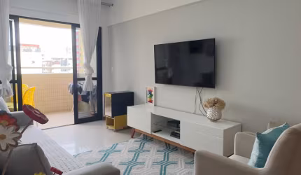 Apartamento no Costa Azul de 3 quartos Nascente