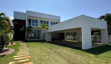 Excelente Casa a Venda em Interlagos com 5 suítes reformada e moderna