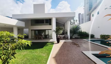 Linda casa em Cond Fechado no Caminho das Árvores com 4 suítes piscina e área gourmet