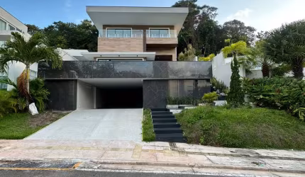 Linda Casa em Alphaville 1 no Estrela do Mar com 4 suítes reformada nova uma oportunidade