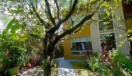 Casa a venda em Condomínio Fechado com 5 quartos em Piatã