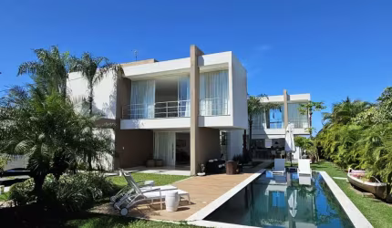 Casa a venda em Busca Vida com 4 suites e piscina em Busca Ville