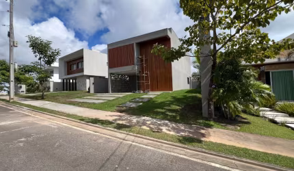 Casa a venda em Alphaville Litoral Norte 2 com 4 suites